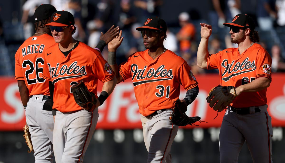 orioles-outfielders-orange